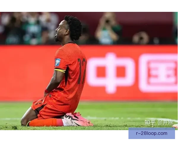 中国男足世预赛主场战平泰国费南多点球失良机 中国男足世预赛主场战平泰国费南多点球失良机
